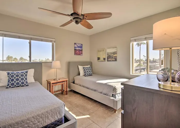Golf Course, Mountain Views: Condo! Holiday home