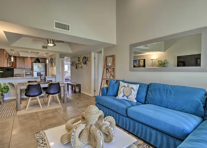 Golf Course, Mountain Views: Condo! Holiday home Scottsdale