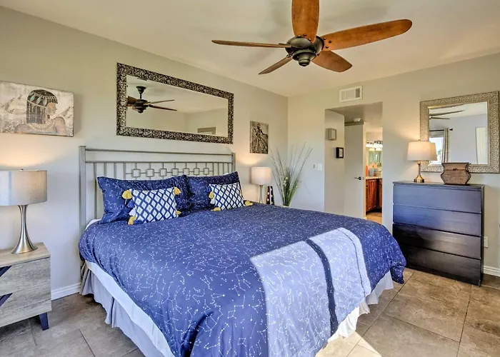 Golf Course, Mountain Views: Condo! Holiday home Scottsdale